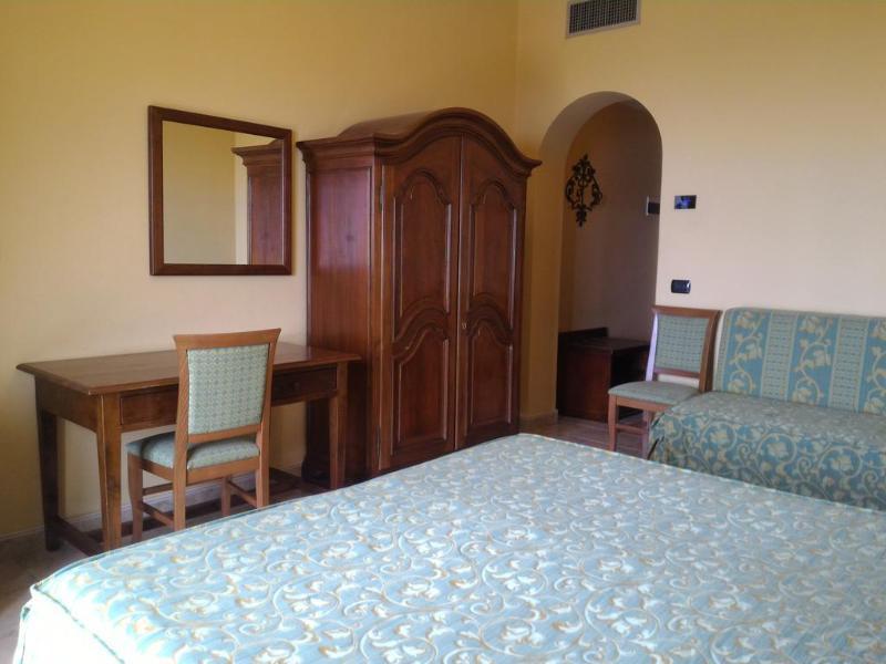 Hotel Primavera Dell'etna 3*
