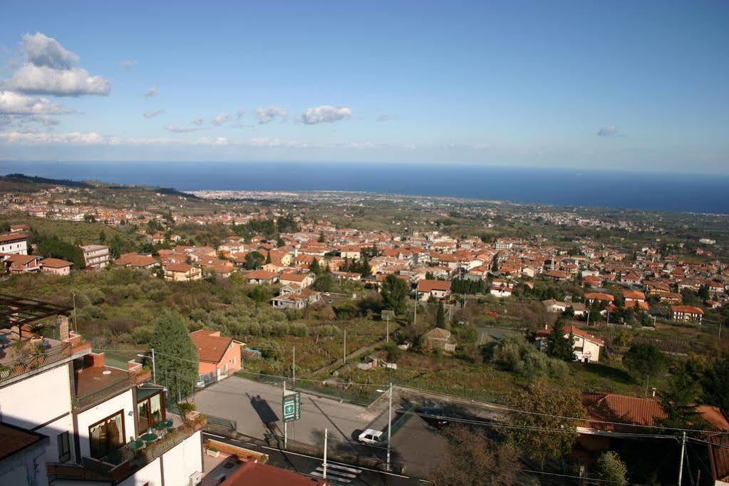 Hotel Primavera Dell'etna 3*